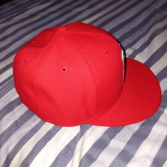 Fitted Cap - Picture 4 of 7